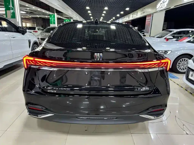 Buick LaCrosse — Фото автомобиля 5