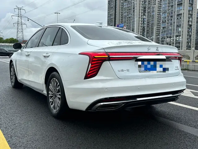 Hongqi H5 — Фото автомобиля 17