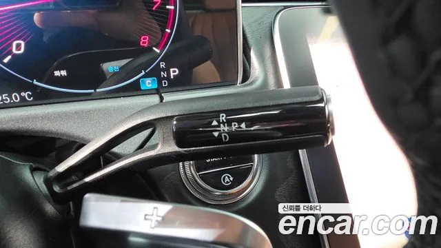 Mercedes-Benz E-Class — Фото автомобиля 3