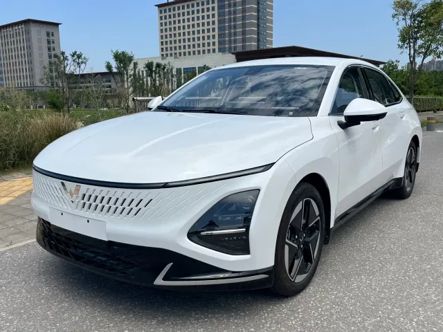 Фотография автомобиля — Wuling Starlight