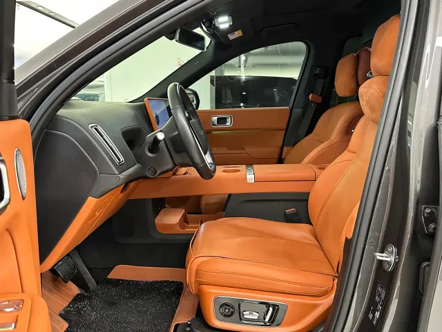 Li Auto L8 — Фото автомобиля 9