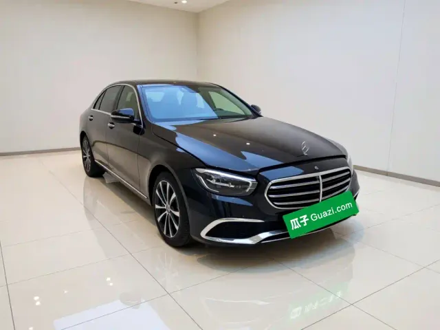 Mercedes-Benz E-Class — Фото автомобиля 3