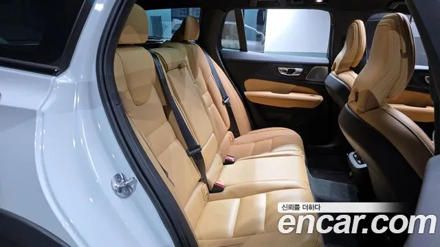 Вольво V60 V60 Cross Country 2 поколение B5 Ultimate AWD — Фото автомобиля 12