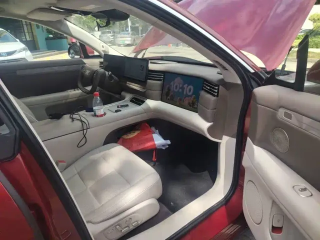 IM Motors LS6 — Фото автомобиля 17