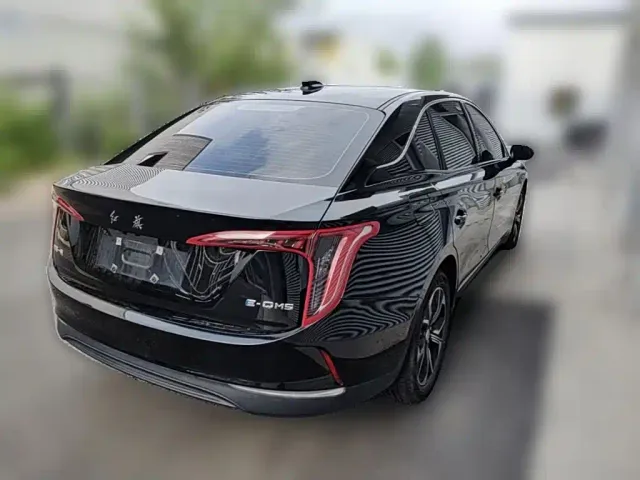 Hongqi E-QM5 — Фото автомобиля 9