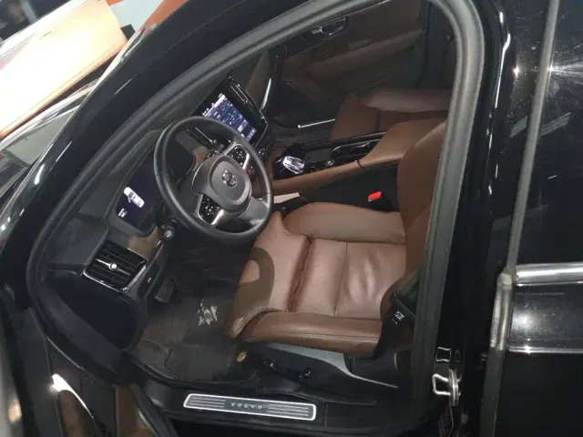 Volvo S90 — Фото автомобиля 9