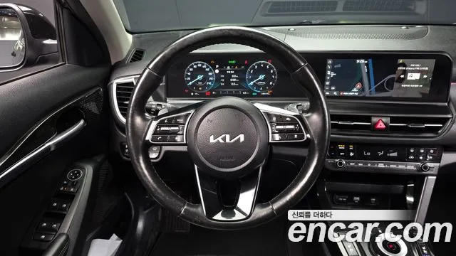 Kia Seltos — Фото автомобиля 13