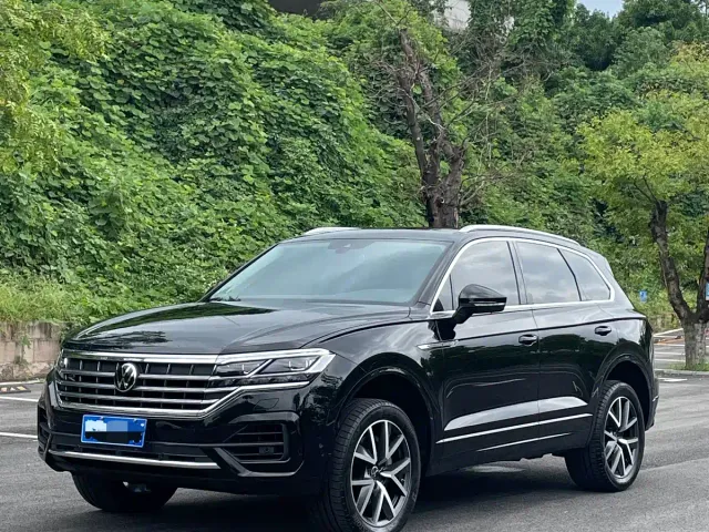 Фотография автомобиля — Volkswagen Touareg