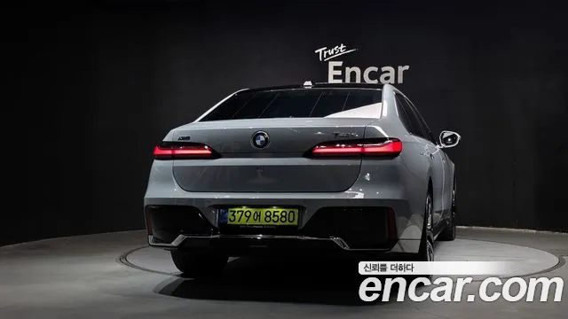 BMW 7 Series G70 — Фото автомобиля 4