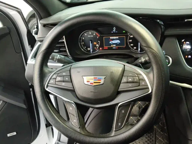 Cadillac XT5 — Фото автомобиля 10