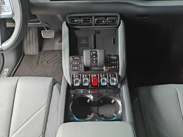 BYD FangChengBao Leopard 5 — Фото автомобиля 13