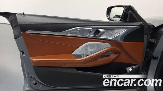 BMW 8 Series G15 — Фото автомобиля 24
