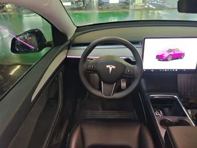 Tesla Model Y — Фото автомобиля 10