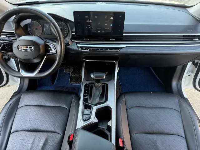 Geely Emgrand — Фото автомобиля 16