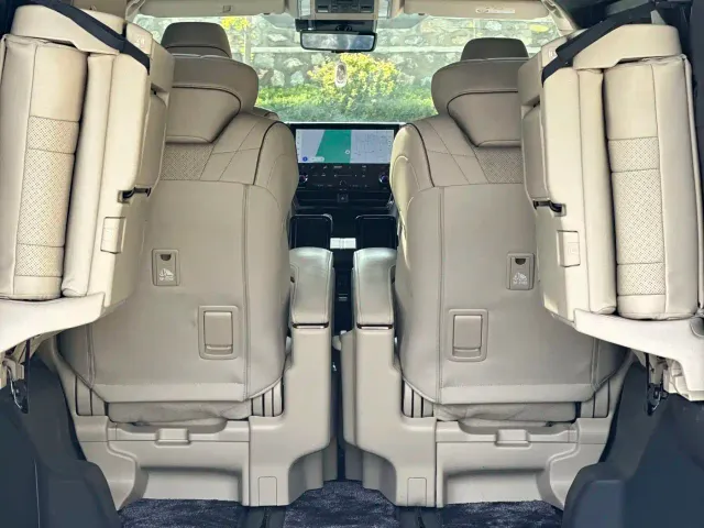 Toyota Vellfire — Фото автомобиля 12