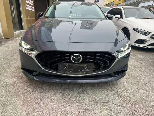 Mazda Axela — Фото автомобиля 3