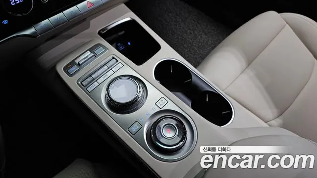 Genesis GV70 — Фото автомобиля 9