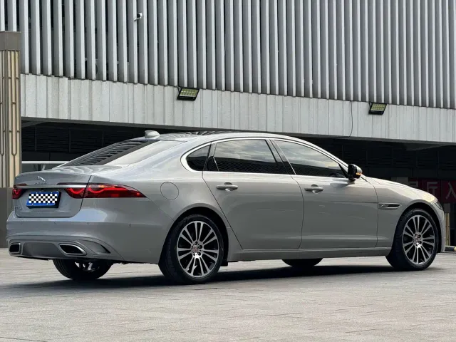Jaguar XFL — Фото автомобиля 18