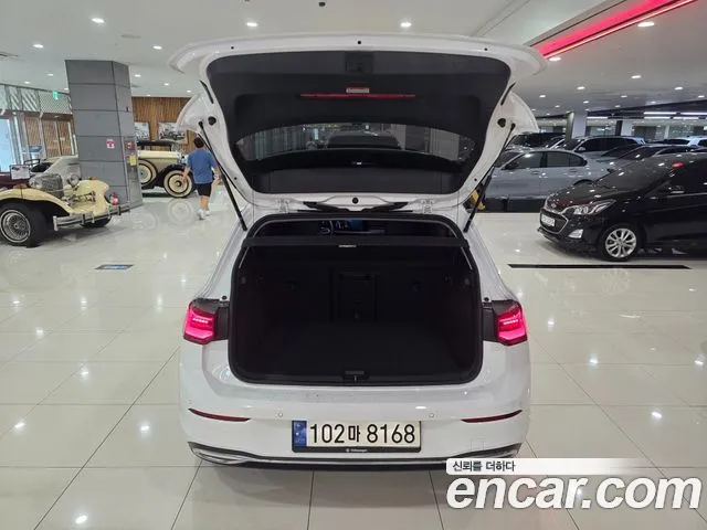 Volkswagen Golf Golf 8 поколение 2.0 TDI Prestige — Фото автомобиля 18