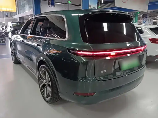 Li Auto L9 — Фото автомобиля 4