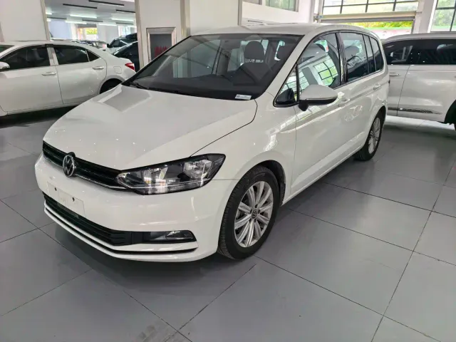 Фотография автомобиля — Volkswagen Touran