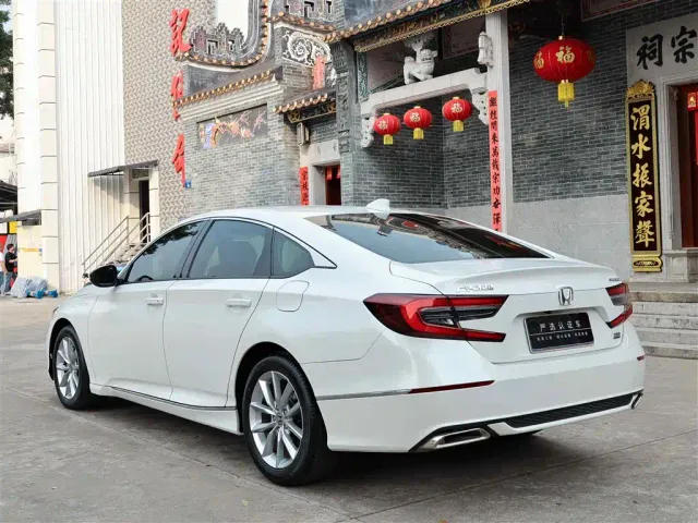 Honda Accord — Фото автомобиля 9