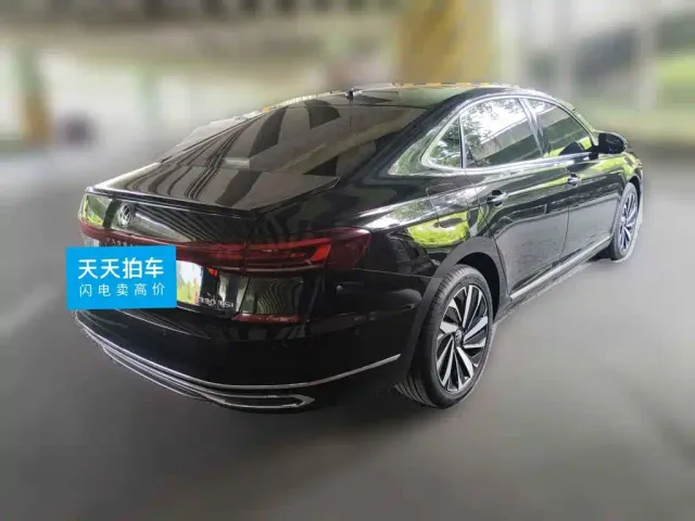 Volkswagen Passat — Фото автомобиля 2