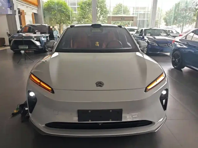 Nio ET5 — Фото автомобиля 2