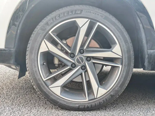Roewe RX5 eMAX — Фото автомобиля 15