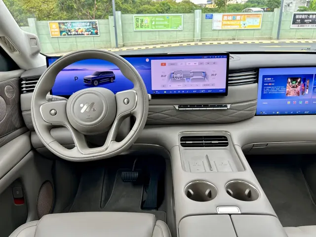 IM Motors LS9 — Фото автомобиля 5