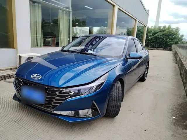 Фотография автомобиля — Hyundai Elantra