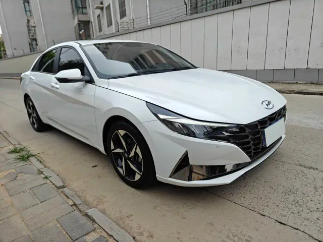 Hyundai Elantra — Фото автомобиля 2