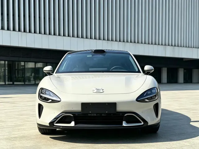 Xiaomi SU7 — Фото автомобиля 2