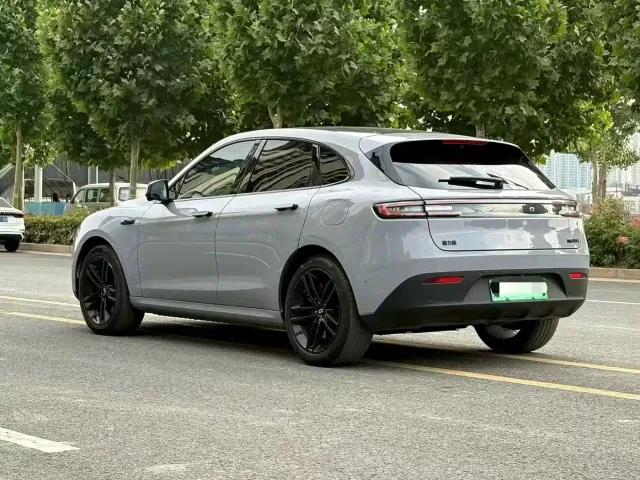 Aito M5 — Фото автомобиля 9
