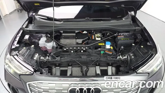 Audi Q4 e-tron F4 — Фото автомобиля 6