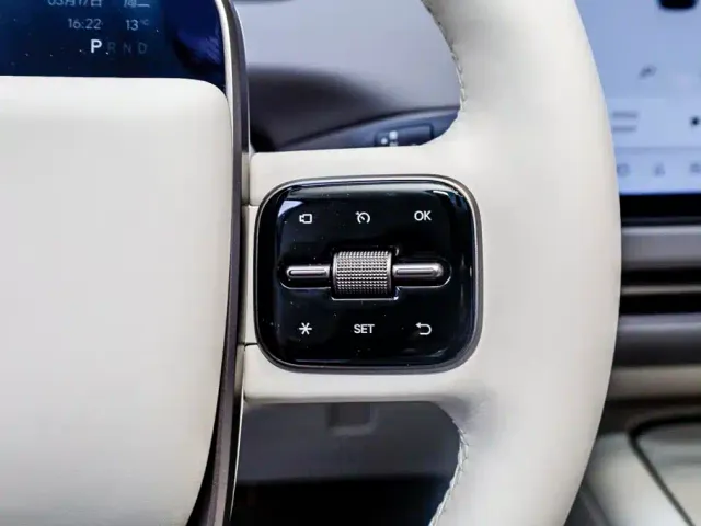 Li Auto Li i8 2025 Standard Edition — Фото автомобиля 30