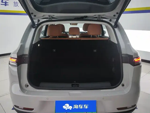 Leapmotor C10 — Фото автомобиля 4