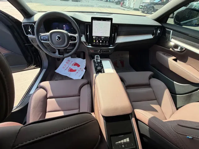 Volvo S90 — Фото автомобиля 16