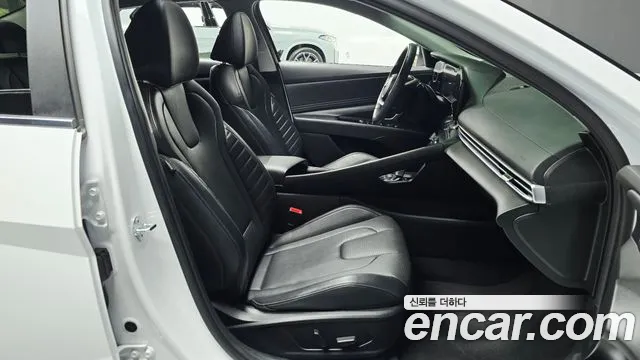 Hyundai Avante CN7 — Фото автомобиля 16
