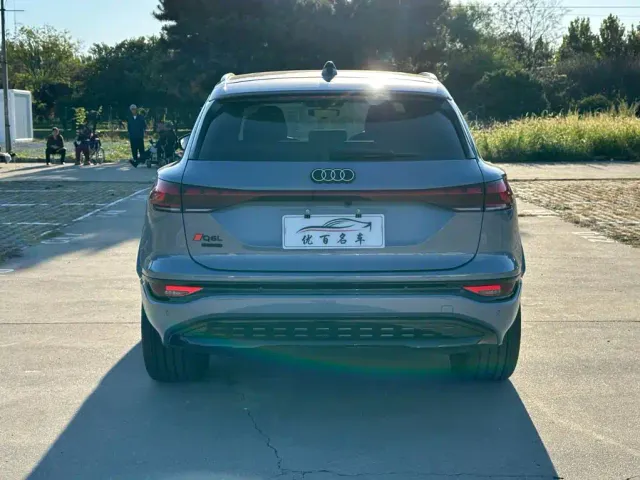 Audi Q6L e-tron — Фото автомобиля 5