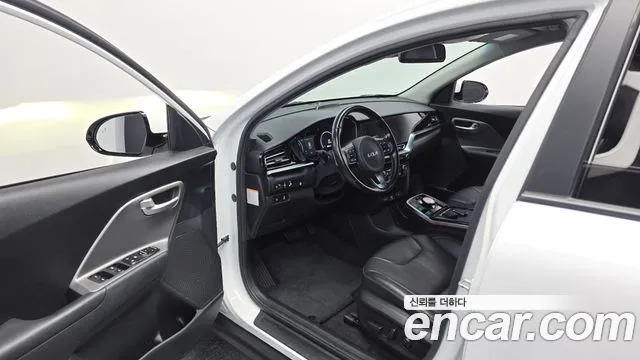 Kia Niro — Фото автомобиля 15