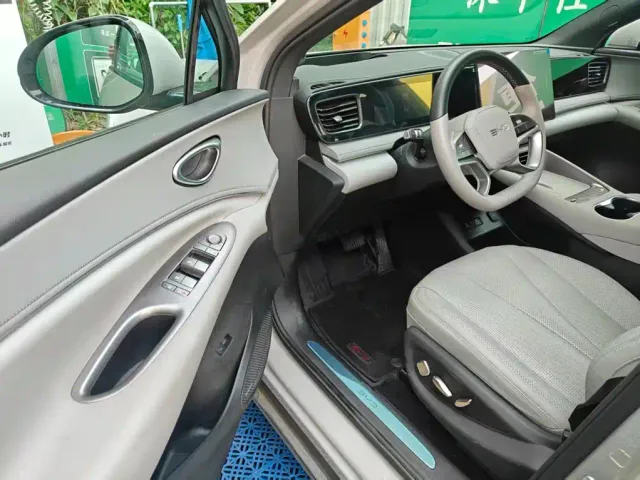 BYD Sealion 06 — Фото автомобиля 13