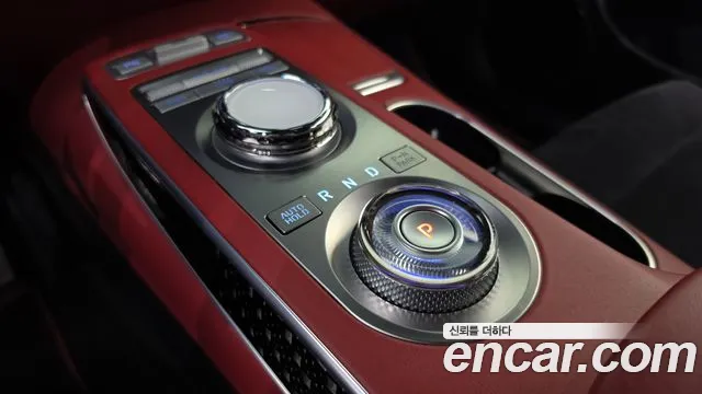 Genesis GV70 — Фото автомобиля 8