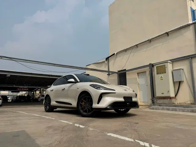 IM Motors LS6 — Фото автомобиля 3