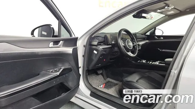 Kia K5 Новый K5 3 поколение 2.0 LPi(Для проката) — Фото автомобиля 10