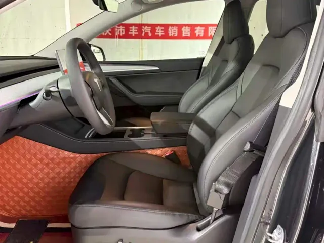 Tesla Model Y — Фото автомобиля 8