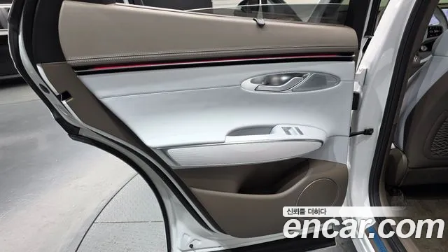 Genesis GV70 — Фото автомобиля 14