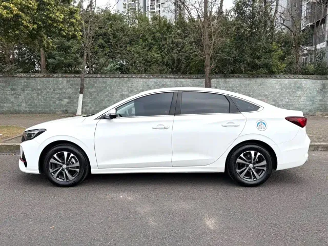 Changan Eado — Фото автомобиля 7