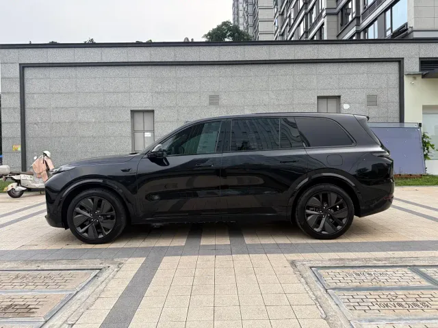 Li Auto L9 — Фото автомобиля 17