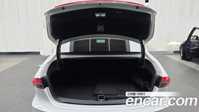 Hyundai Grandeur New — Фото автомобиля 26